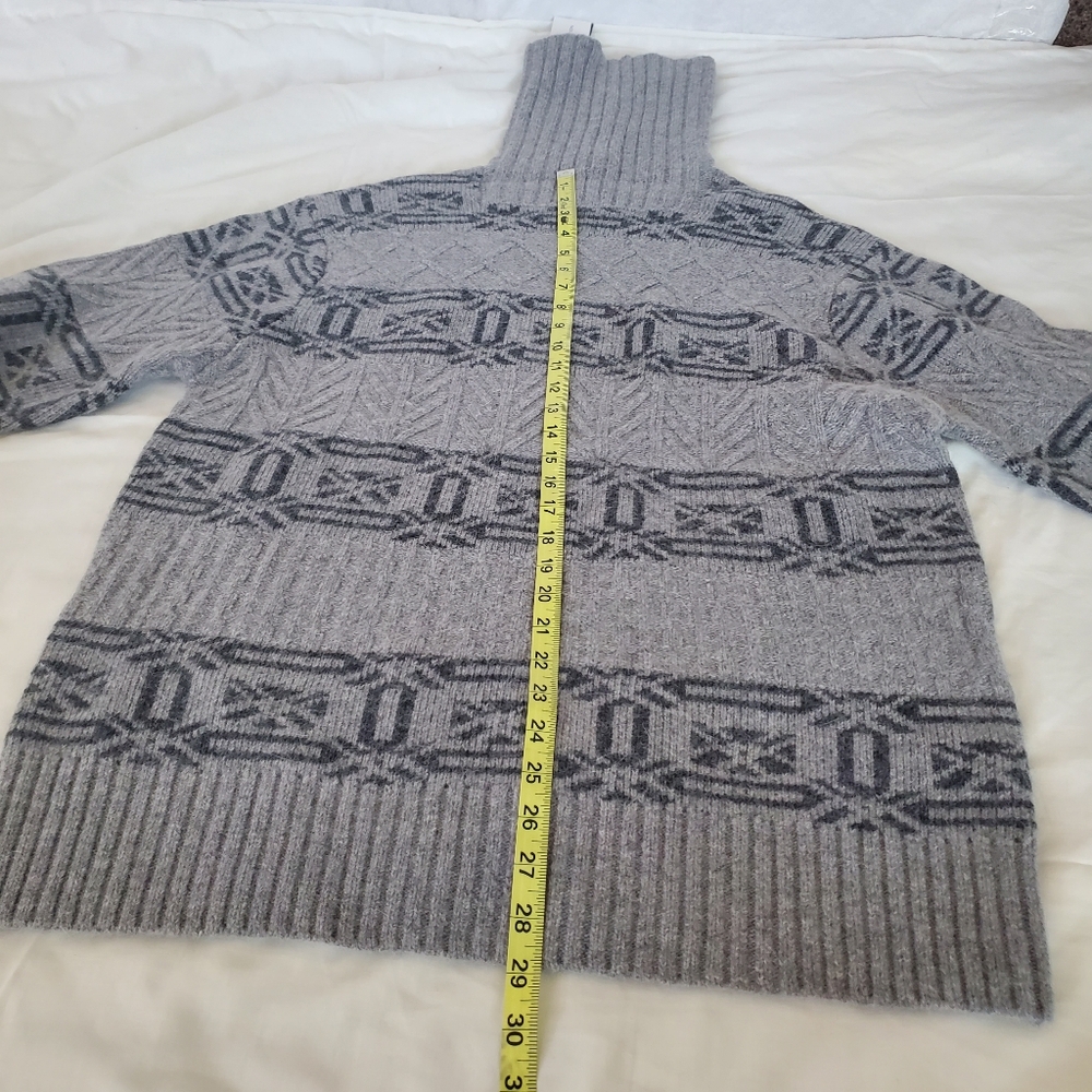 Sweater - Picture 4 of 13